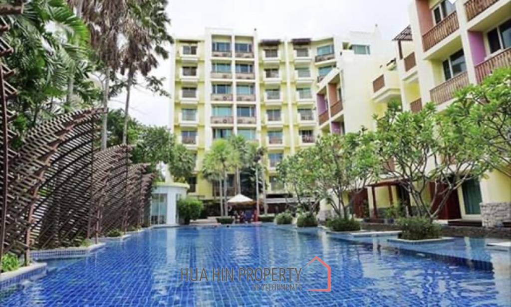 Top Floor 2 Bedroom Condo In Prime Location