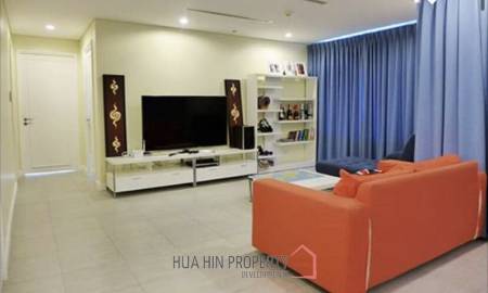 Top Floor 2 Bedroom Condo In Prime Location