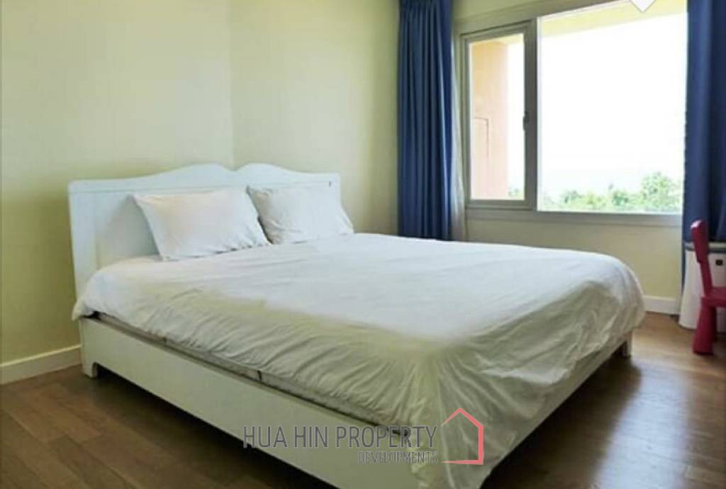 Top Floor 2 Bedroom Condo In Prime Location