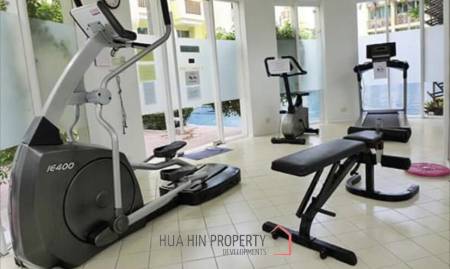 Top Floor 2 Bedroom Condo In Prime Location