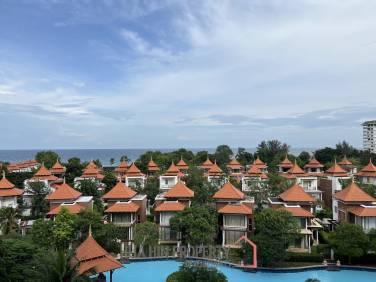 Luxury 3 Bedroom Condo With Stunning Sea Views