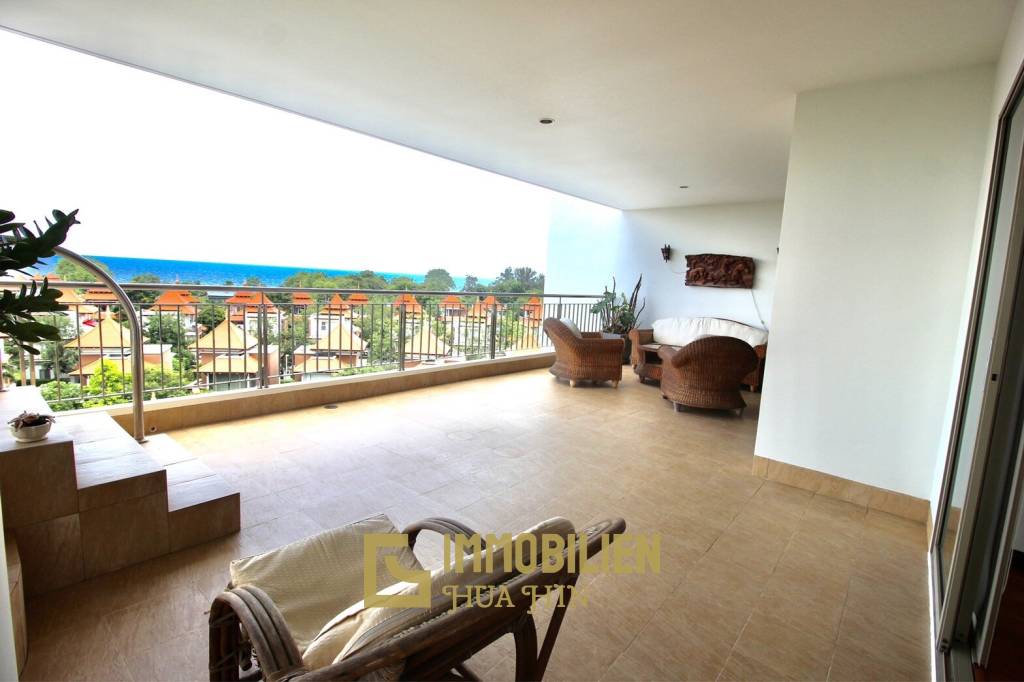 Luxury 3 Bedroom Condo With Stunning Sea Views