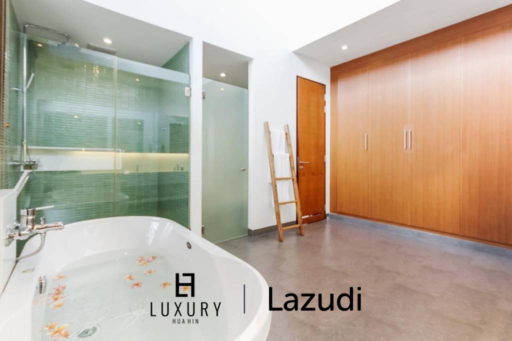 Beautiful 3 Bed Sea View Pool Villa at Pranalux - Paknampran