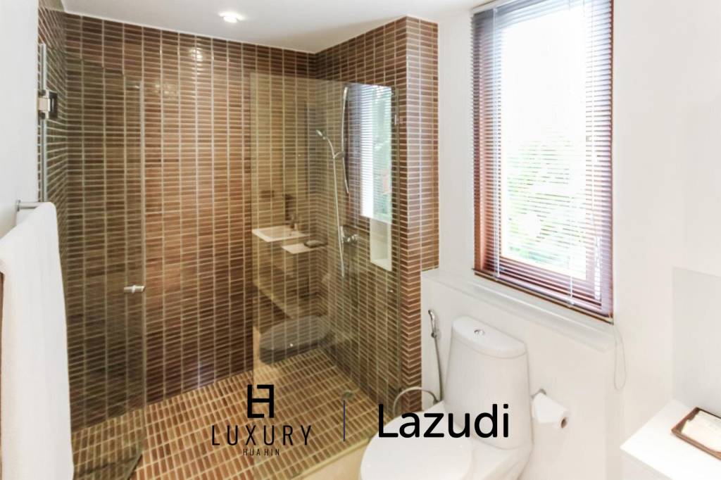 Beautiful 3 Bed Sea View Pool Villa at Pranalux - Paknampran