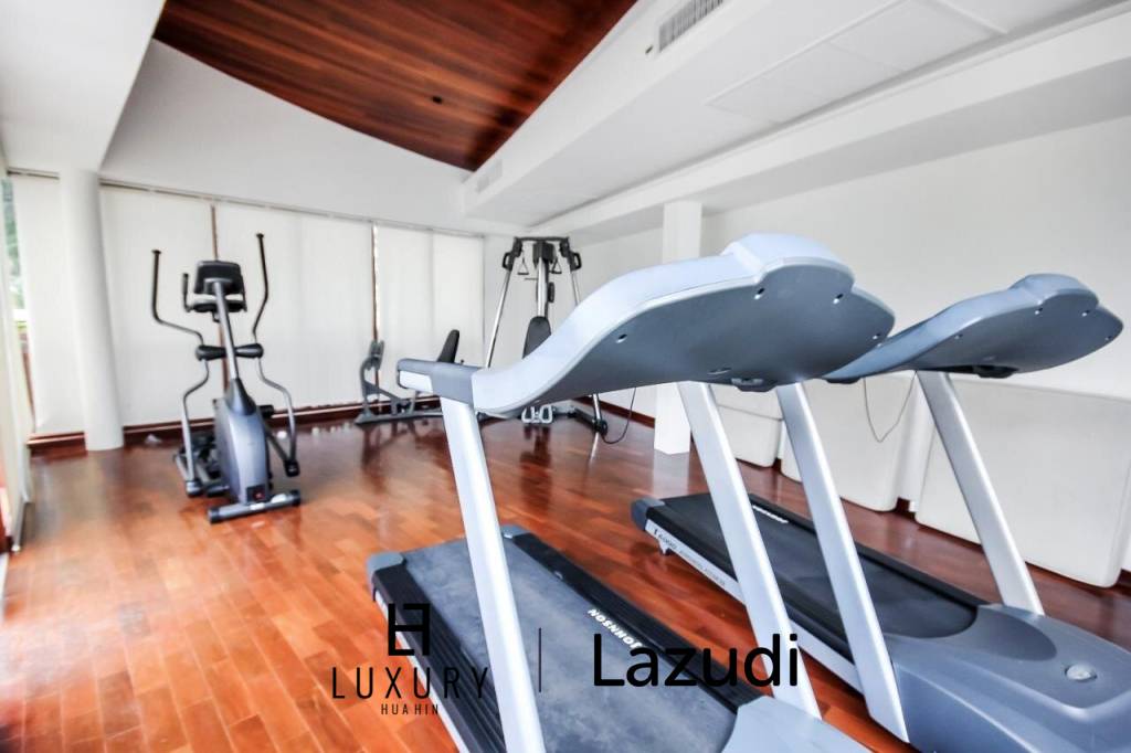 Beautiful 3 Bed Sea View Pool Villa at Pranalux - Paknampran