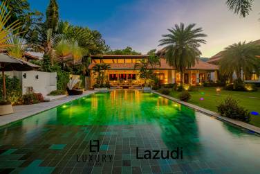 Beautiful Designed 5 Bedroom Bali Residence Close To Town and Beaches