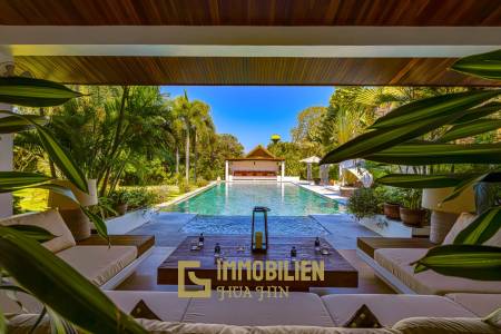 Wunderschön gestaltete. 5 Schlafzimmer Bali Residenz in der Nähe der Stadt und der Strände.