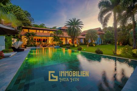Wunderschön gestaltete. 5 Schlafzimmer Bali Residenz in der Nähe der Stadt und der Strände.