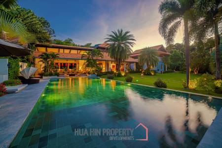 Beautiful Designed 5 Bedroom Bali Residence Close To Town and Beaches