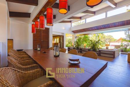 Wunderschön gestaltete. 5 Schlafzimmer Bali Residenz in der Nähe der Stadt und der Strände.