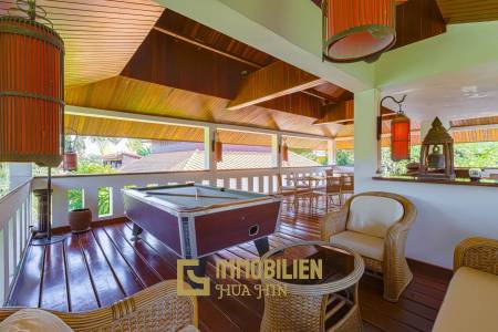 Wunderschön gestaltete. 5 Schlafzimmer Bali Residenz in der Nähe der Stadt und der Strände.