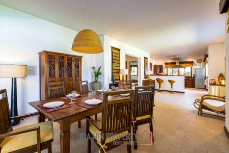 Beautiful Designed 5 Bedroom Bali Residence Close To Town and Beaches