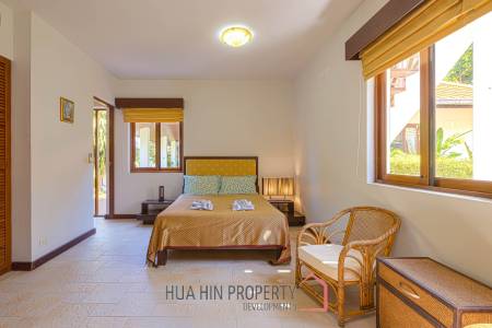 Beautiful Designed 5 Bedroom Bali Residence Close To Town and Beaches