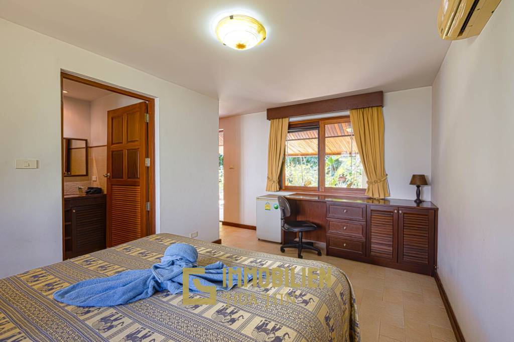 Wunderschön gestaltete. 5 Schlafzimmer Bali Residenz in der Nähe der Stadt und der Strände.