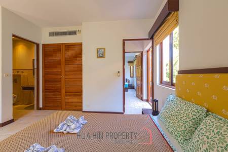 Beautiful Designed 5 Bedroom Bali Residence Close To Town and Beaches