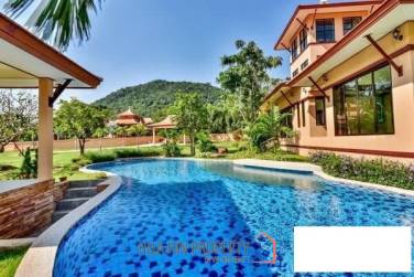 High Quality Bali Style 3 Bed Pool Villa with Panoramic Mountain Views