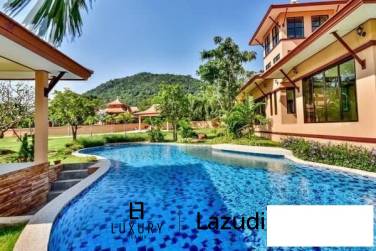 High Quality Bali Style 3 Bed Pool Villa with Panoramic Mountain Views