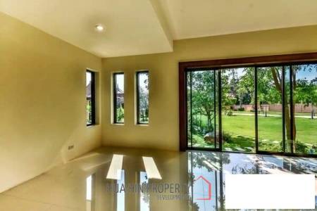 High Quality Bali Style 3 Bed Pool Villa with Panoramic Mountain Views