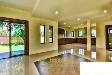 High Quality Bali Style 3 Bed Pool Villa with Panoramic Mountain Views