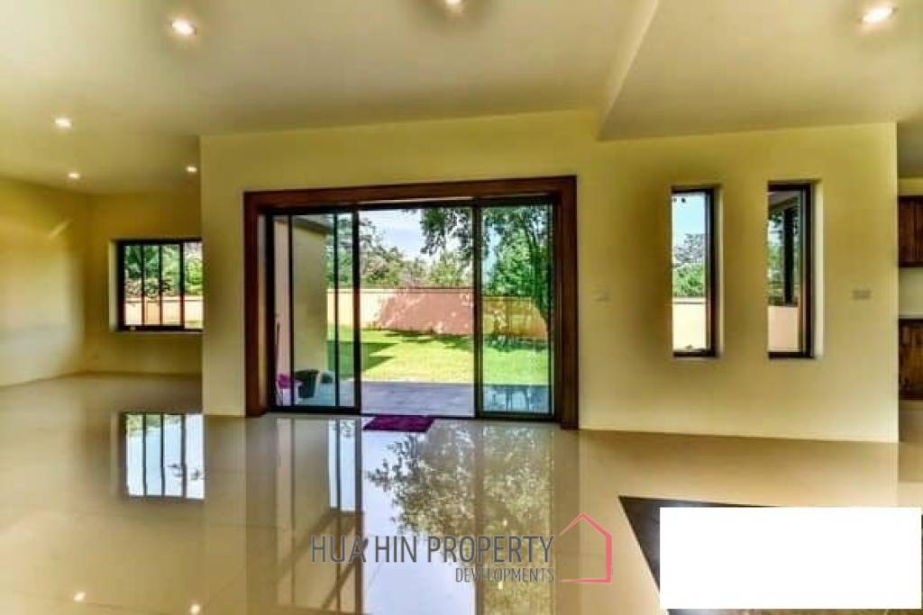 High Quality Bali Style 3 Bed Pool Villa with Panoramic Mountain Views