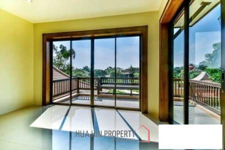 High Quality Bali Style 3 Bed Pool Villa with Panoramic Mountain Views