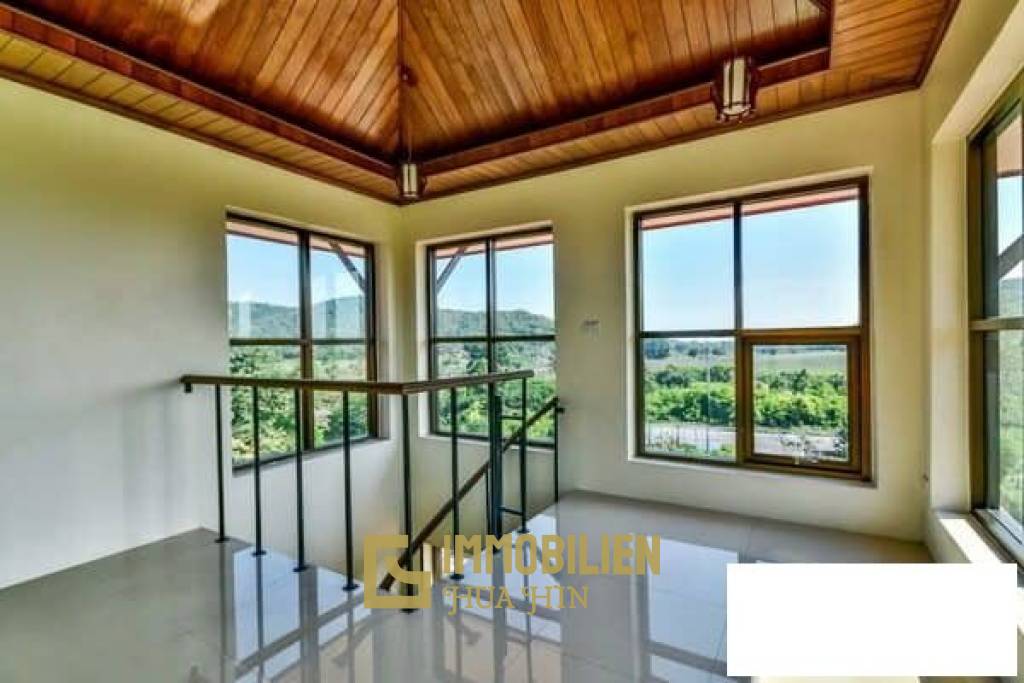 High Quality Bali Style 3 Bed Pool Villa with Panoramic Mountain Views