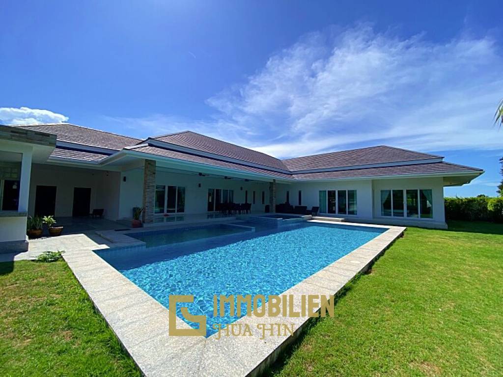 Very Well Presented 4 Bed Pool Villa