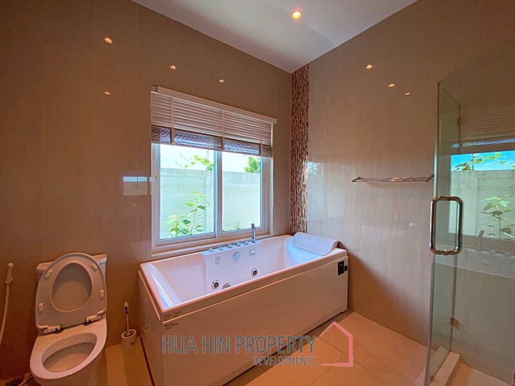Very Well Presented 4 Bed Pool Villa