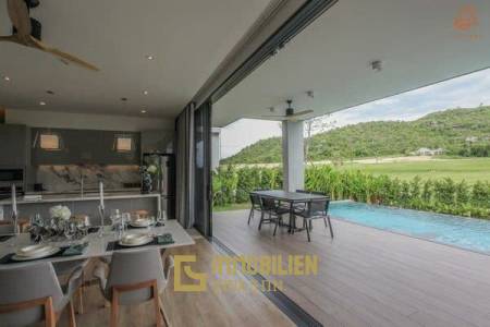 Luxusvillen zum Verkauf am Black Mountain Golfplatz