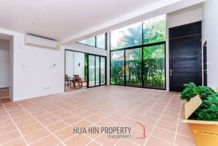 3 Bed Villa in Khao Takiab