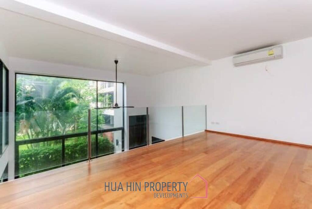 3 Bed Villa in Khao Takiab