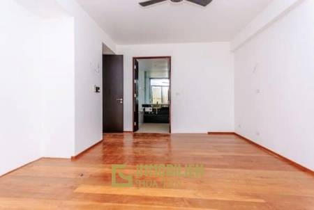 3 Schlafzimmer Villa in Khao Takiab
