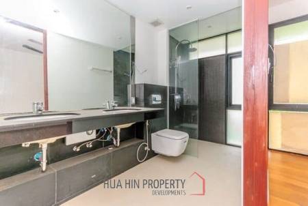 3 Bed Villa in Khao Takiab