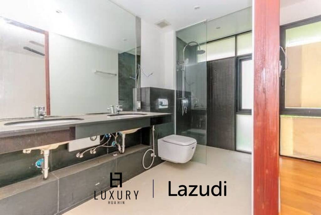 3 Bed Villa in Khao Takiab