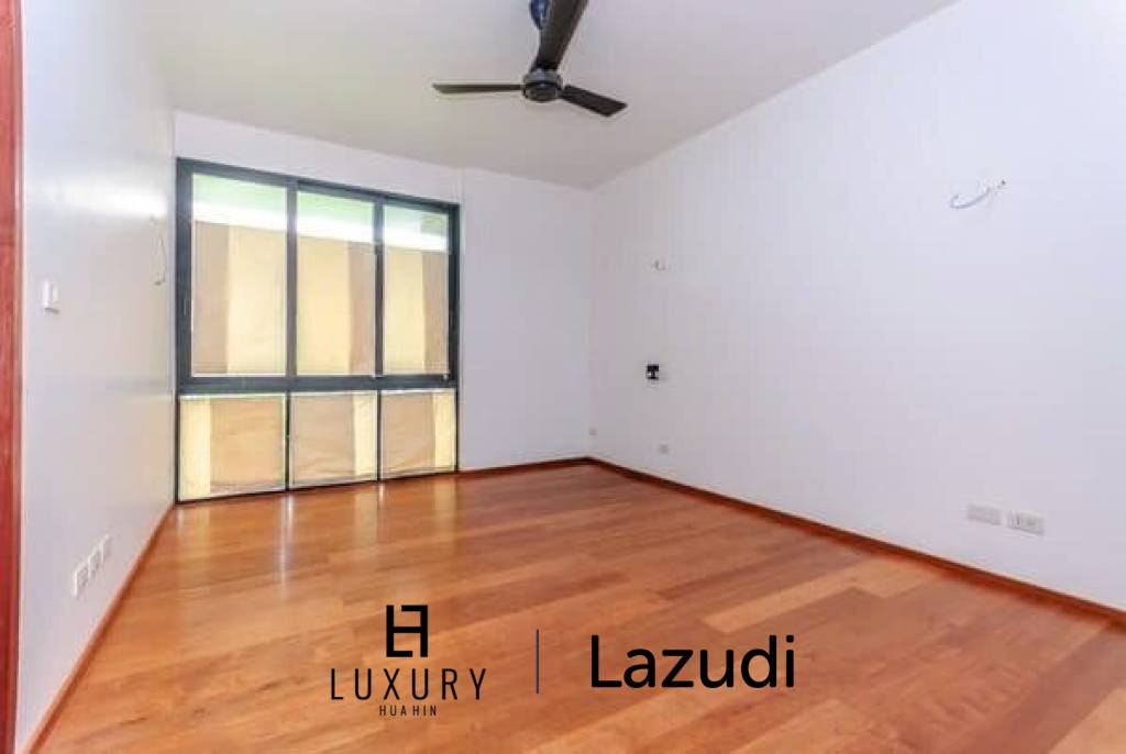 3 Bed Villa in Khao Takiab