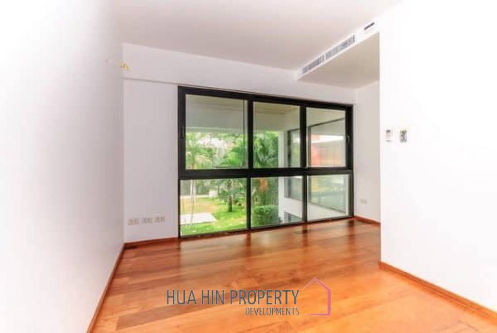 3 Bed Villa in Khao Takiab