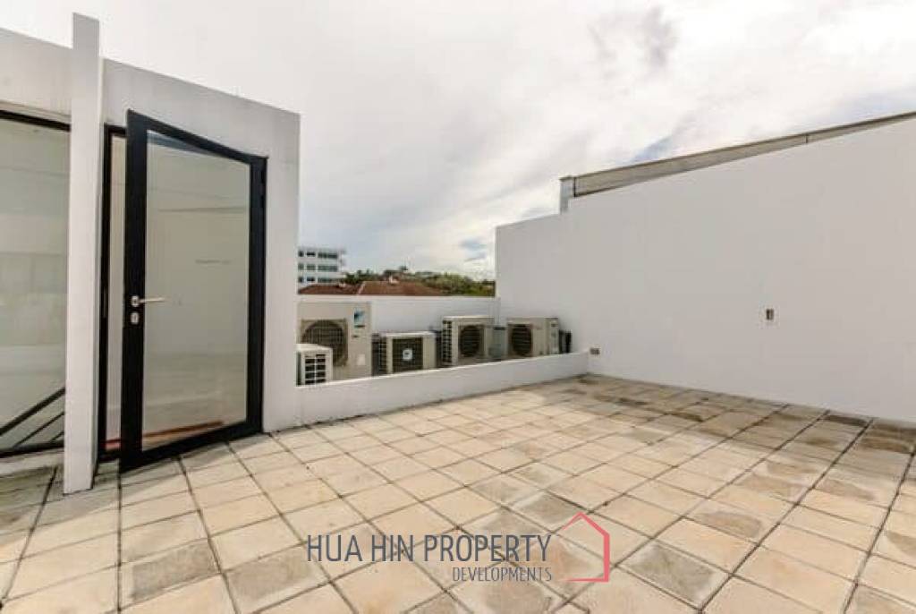 3 Bed Villa in Khao Takiab