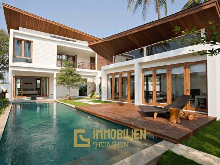 3 Bed, Modern Design Villa by the Sea