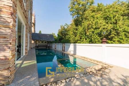 Großartiges Design zweistöckige 4 Schlafzimmer Pool Villa mit Meerblick in nächster Nähe zum Strand.