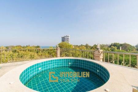 Großartiges Design zweistöckige 4 Schlafzimmer Pool Villa mit Meerblick in nächster Nähe zum Strand.