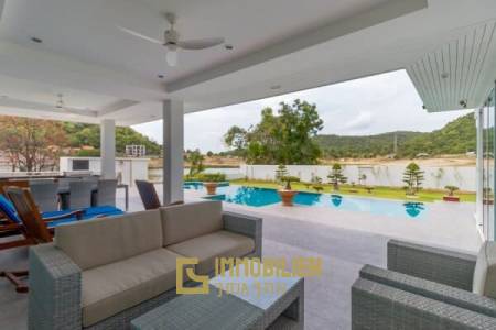 RM WATERSIDE: Luxury 5 Bed Pool Villa with Amazing Views