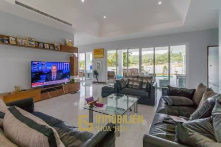 RM WATERSIDE: Luxury 5 Bed Pool Villa with Amazing Views
