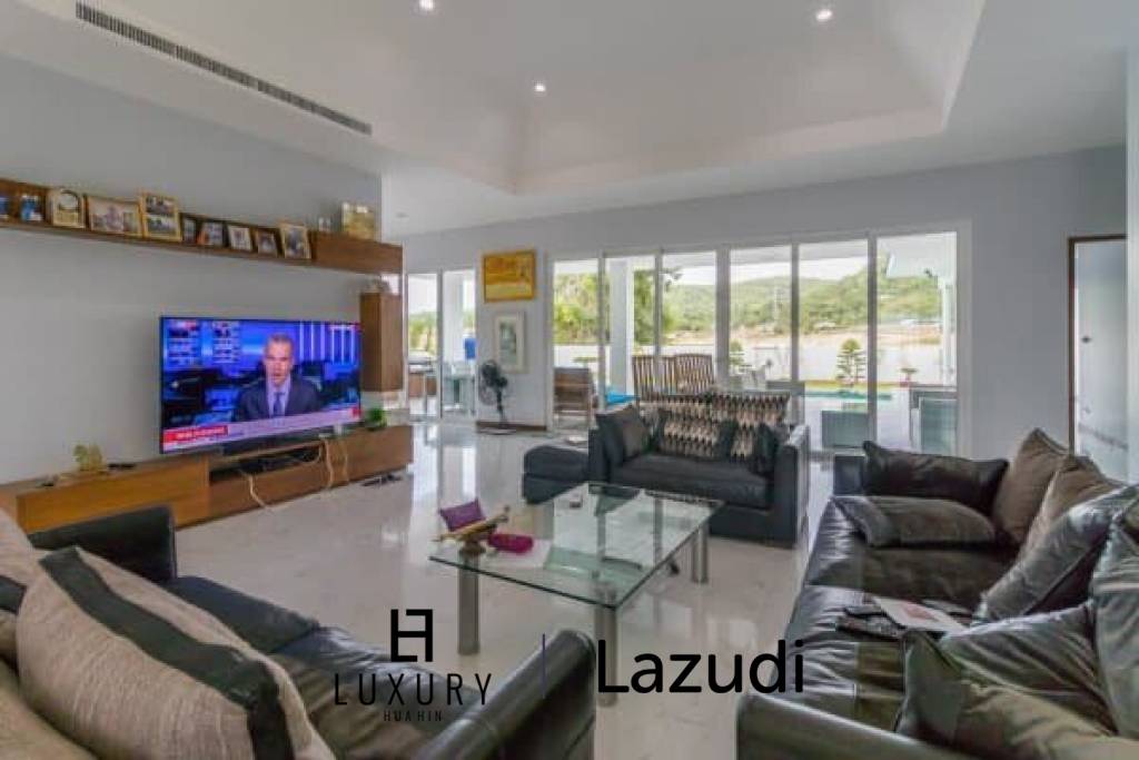 RM WATERSIDE: Luxury 5 Bed Pool Villa with Amazing Views