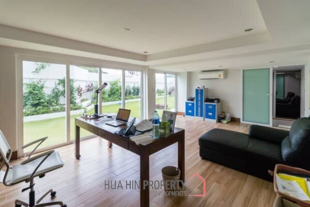 RM WATERSIDE: Luxury 5 Bed Pool Villa with Amazing Views