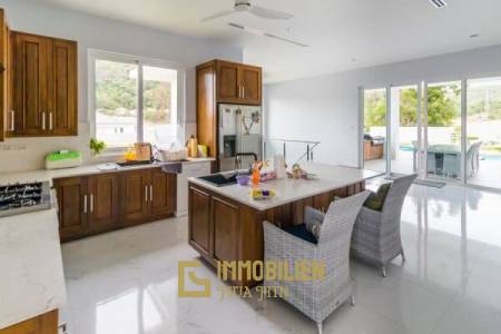 RM WATERSIDE: Luxury 5 Bed Pool Villa with Amazing Views