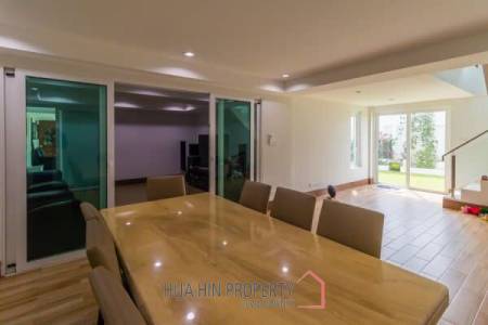 RM WATERSIDE: Luxury 5 Bed Pool Villa with Amazing Views
