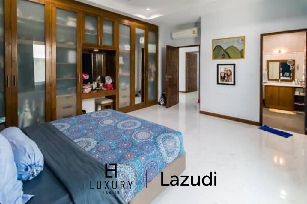 RM WATERSIDE: Luxury 5 Bed Pool Villa with Amazing Views