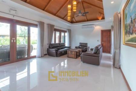 HILLSIDE HAMLET 5: Hervorstechende 3 Schlafzimmer Pool Villa im Thai-Bali-Stil