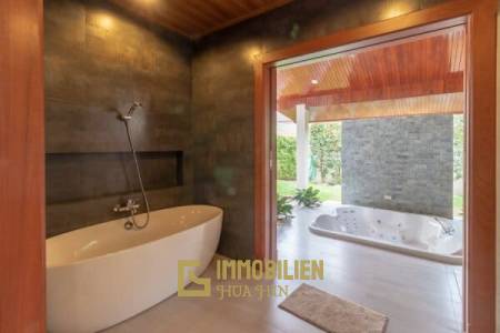 HILLSIDE HAMLET 5: Hervorstechende 3 Schlafzimmer Pool Villa im Thai-Bali-Stil