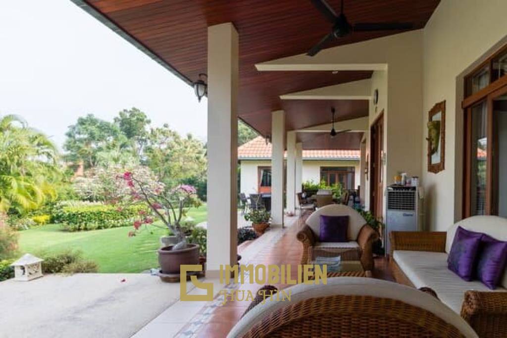 White Lotus 2 : Bali Style Pool Villa On Spacious Plot